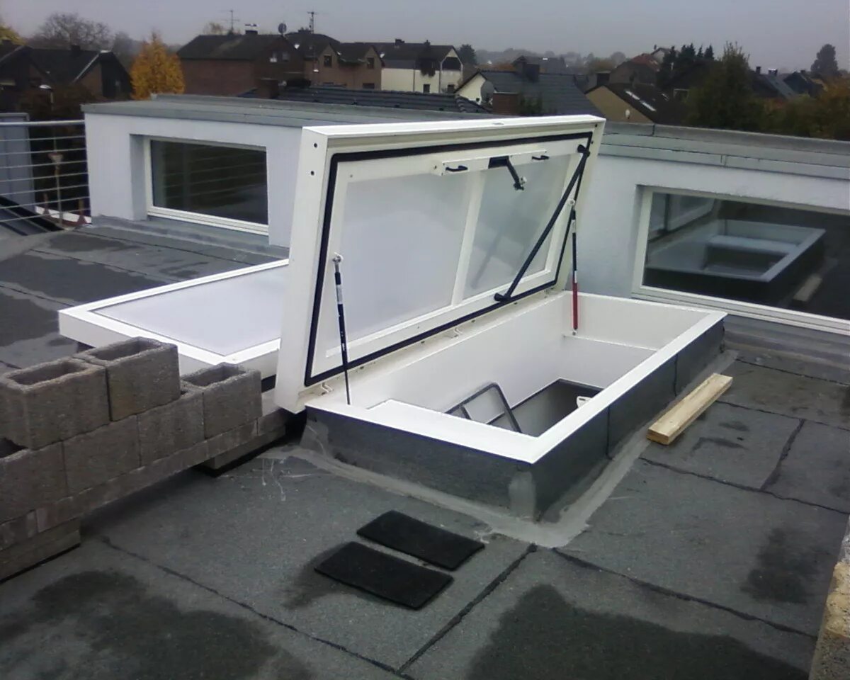 Выход на кровлю через люк. Кровельный люк 600х800. Люк выхода на кровлю зпп1. Выход на кровлю через люк. Люк дымоудаления mercor mcr prolight тип с 1000х1000.