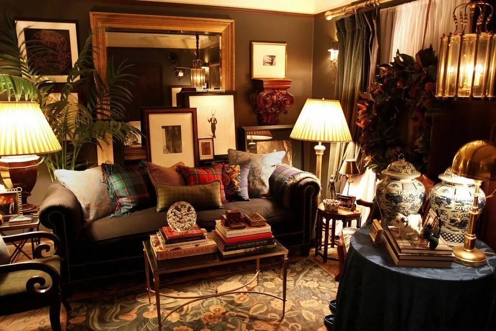 Sketch interior furniture. Красивые загородные дома. Подоконник диван. Крошечный викторианский коттедж в нью-йорке. Джонатан адлер мебель.