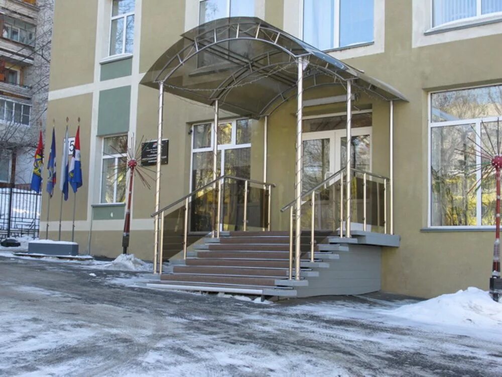 Общественное здание крыльцо. Входная группа. металлическая входная группа. крыльцо административного здания. крыльца входных групп.