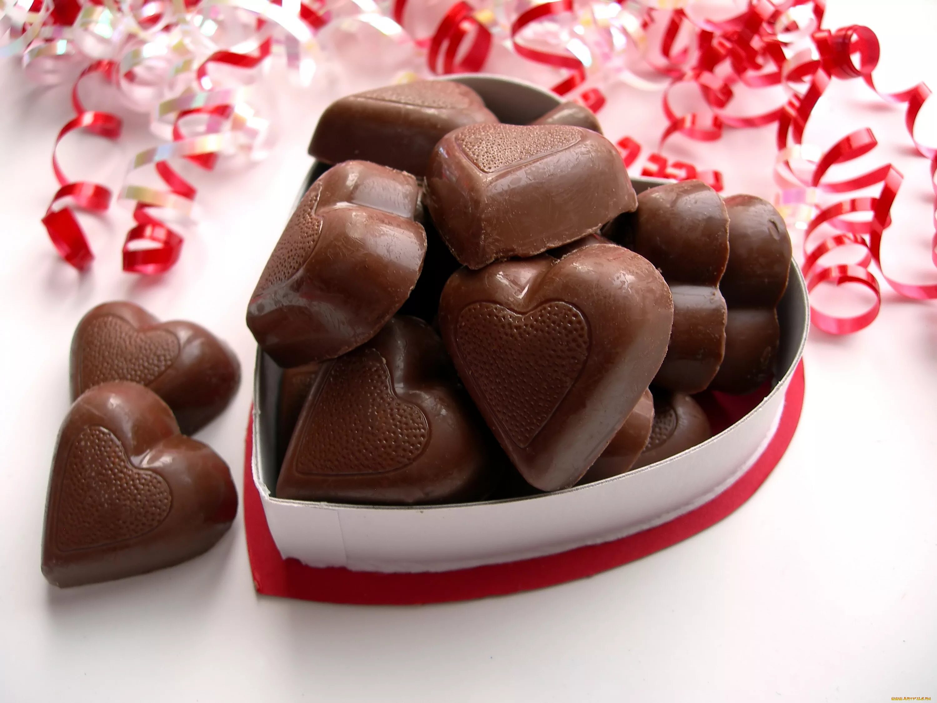 Сладкий слаще. Чоколад Кэнди. Шоколадные конфеты. Красивые конфеты. Шоколадка в форме сердца.