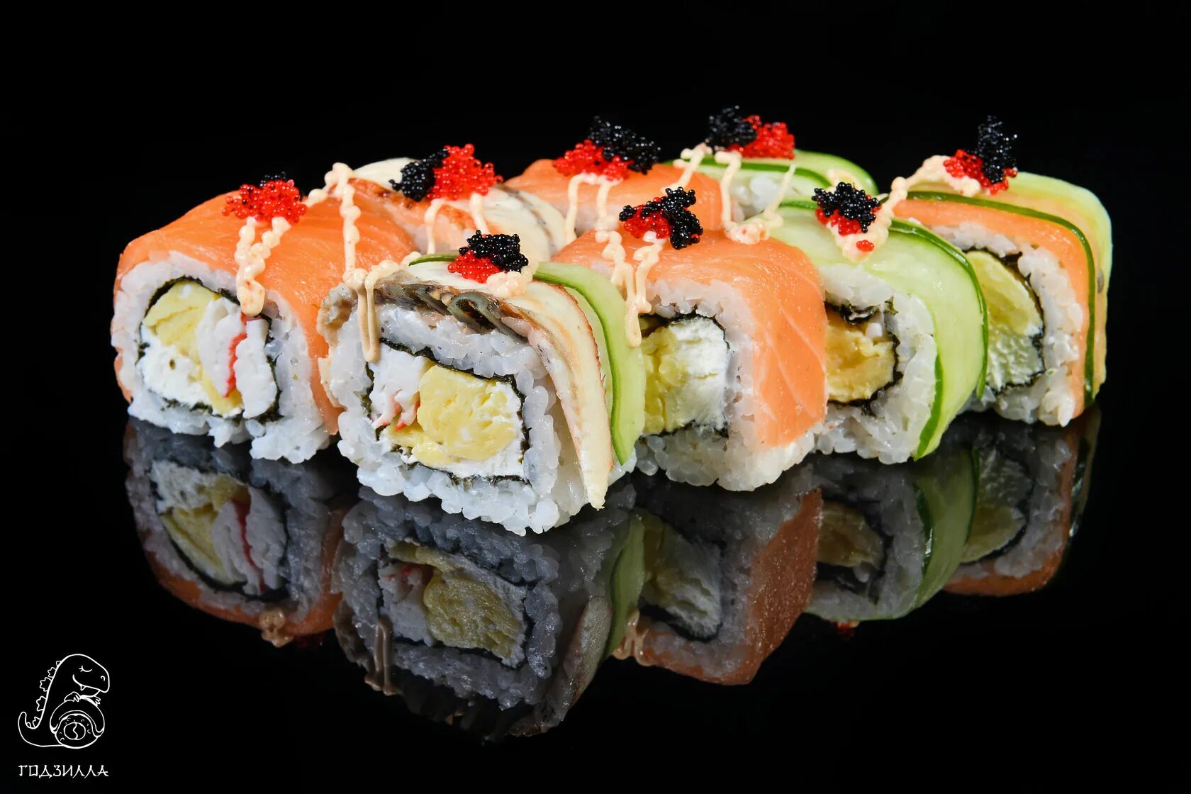 Fusion sushi. Ролл Фьюжн. Ролл Фьюжн состав. Роллы суши Фьюжн. Ролл яки Фьюжн.