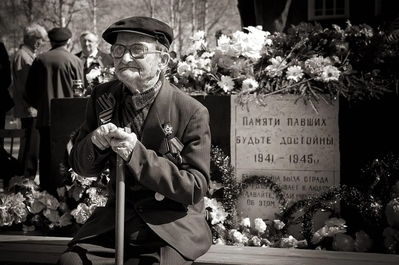 Медали ветеранов. Встреча ветеранов вов. Ветераны вспоминают войну. Ветераны вспоминают войну. Советские ветераны.