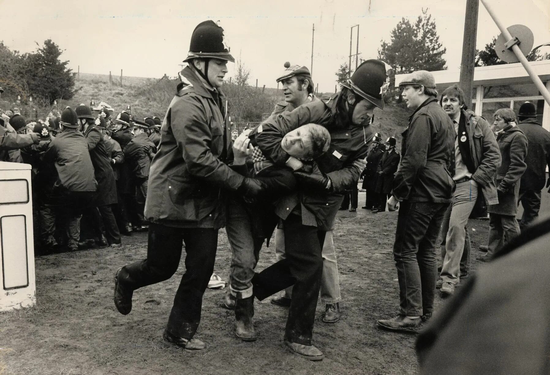 Дети-шахтеры. Дети шахтеры в англии 19 века. Забастовки шахтеров в англии 1984 год. Документальная фотография. Великобритания забастовка шахтеров 1985.