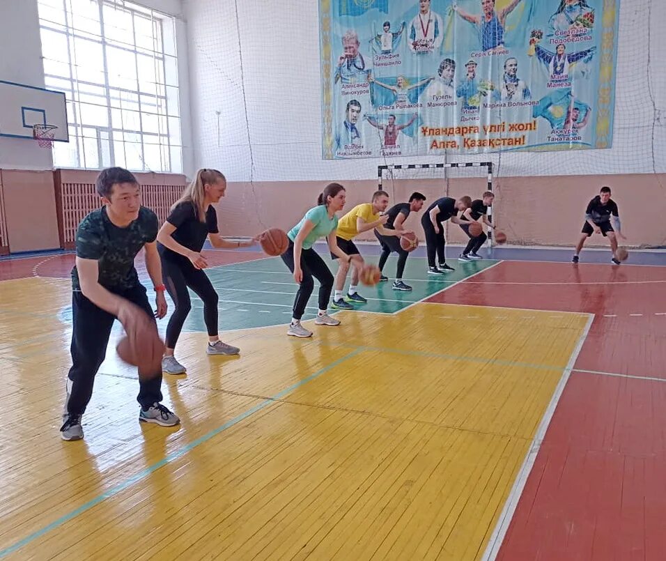 Салауатты өмір салты презентация. Баскетбол әдісі. Урок физкультуры в кыргызстане. Дене шынықтыру логотип. Салауатты өмір салты презентация.