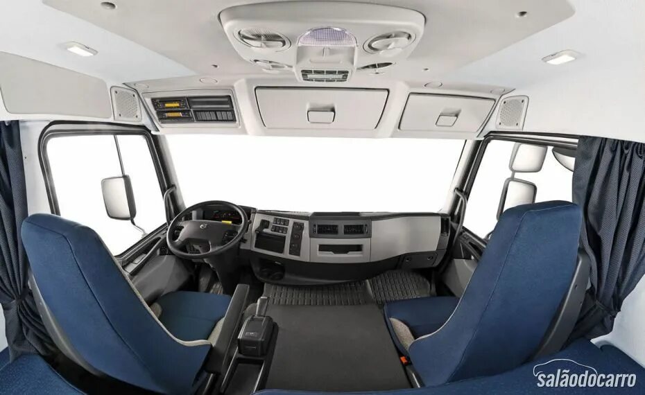 Авито большая кабина. Кабина Вольво 2023. Volvo n 1020 Interior. Volvo n 10 Interior. Кабина внутри Volvo fm12.