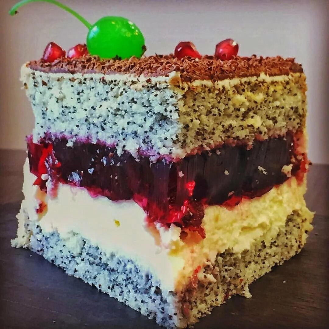 Бисквит темный ларри. Торты рейтинг самых вкусных. Самый вкусный торт в мире. Красивые торты на день рождения. Красивые и вкусные торты.