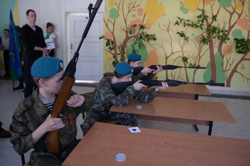 Зарница отряды. Военно-спортивная игра зарница. зарница птица. форма для участия в зарнице. зарница зональный этап казань фото.