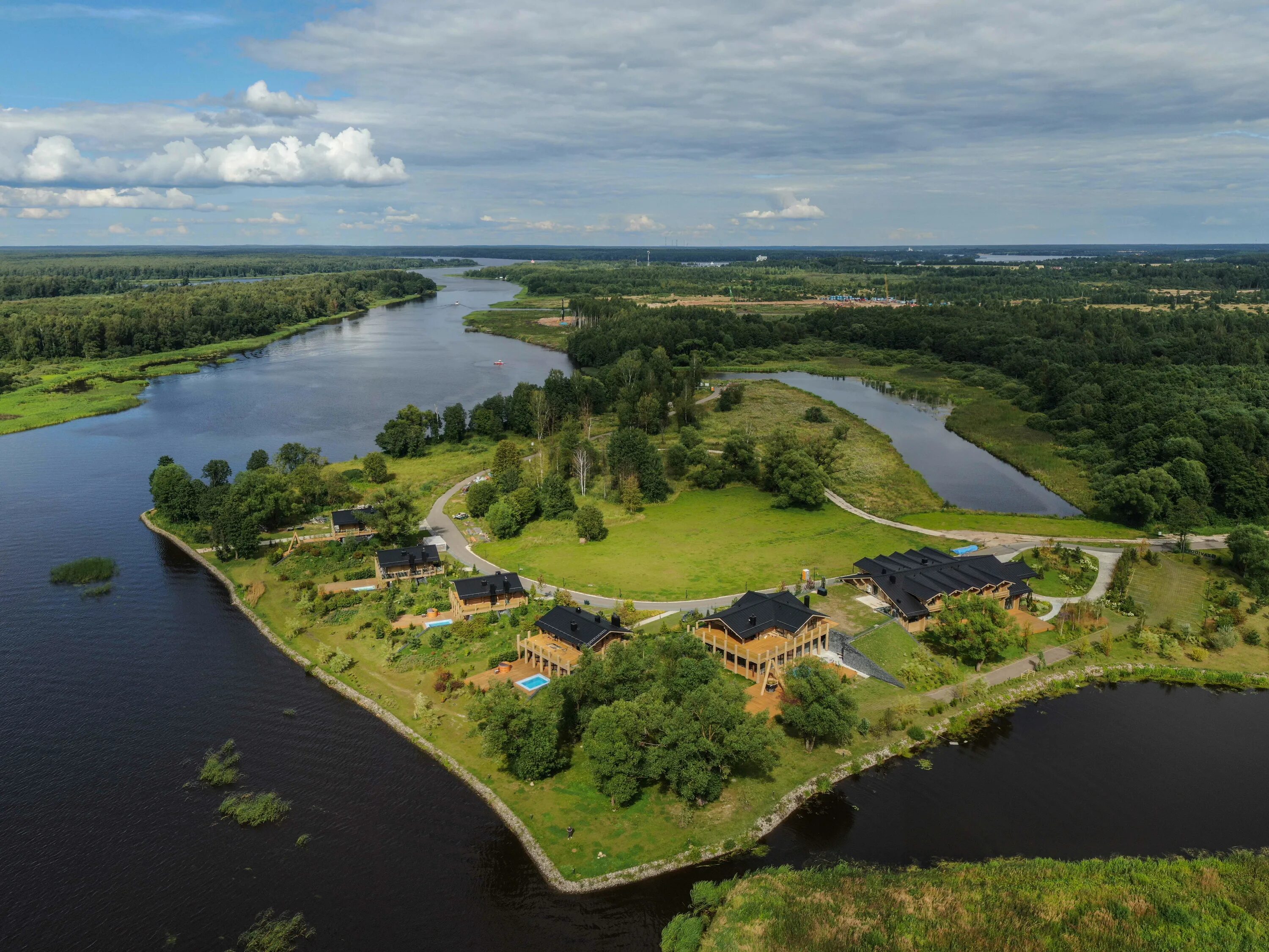 Zavidovo village. Тверская область нац. Парк Завидово. Завидово спа Вилладж. Завидово Вилладж Тверская область. Завидово спа Виладж Тверская область.