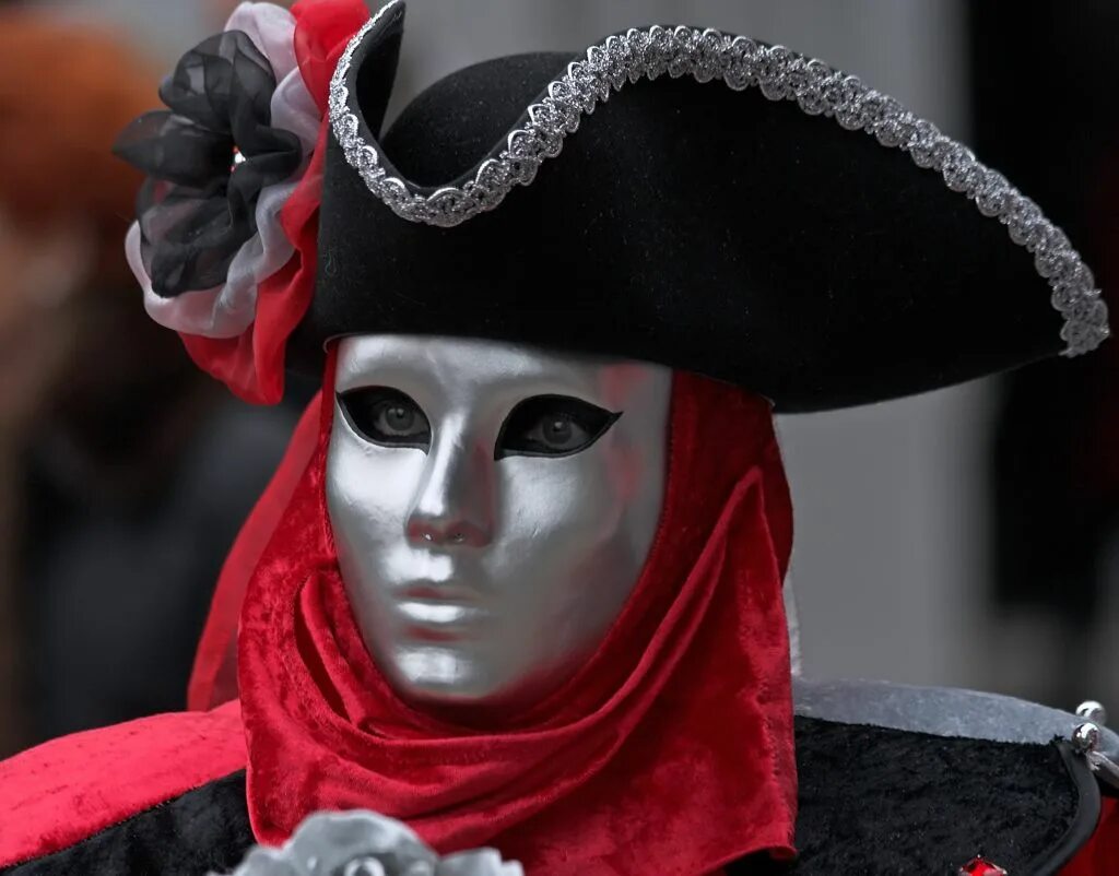 Баута венецианская. Венецианский карнавал Баута. Венецианская маска Баута. Венеция маски карнавал Баута. Карнавальный человек