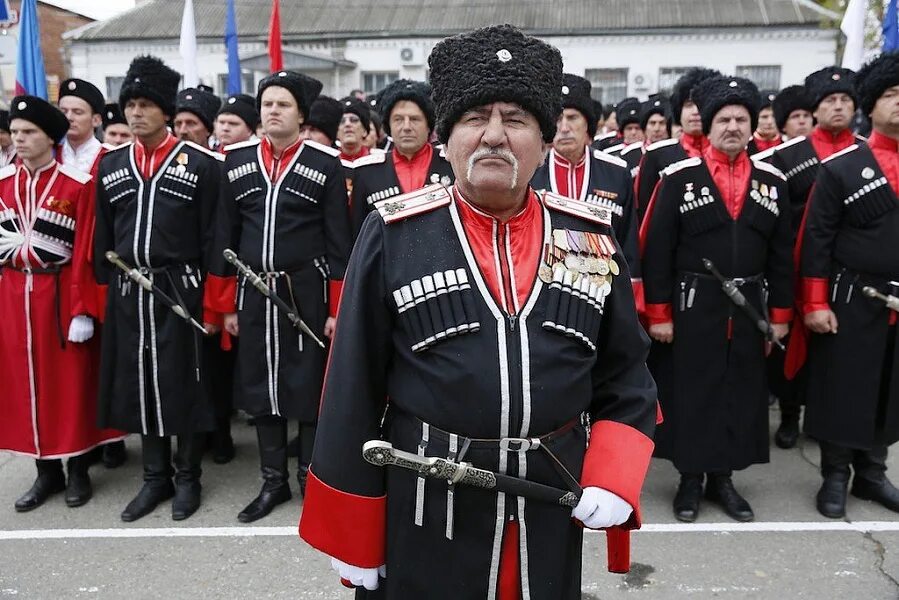 Парадная Казачья форма Кубанского казачьего войска. Форма Казаков Кубанского казачьего войска. Форма казака Кубанского казачьего войска. Казачья форма кубанских Казаков. Военная форма краснодар