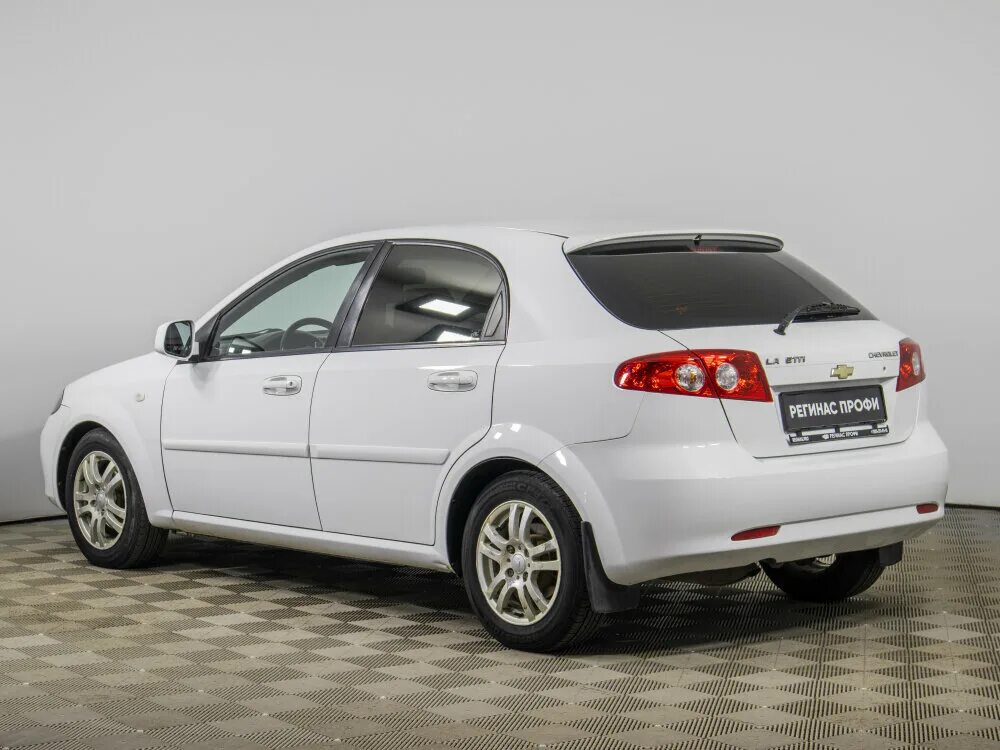 форд фиеста 2008. опель астра хэтчбек. мазда 3 2011 красная хэтчбек. ппр авто. авито москва авто хэтчбеки.