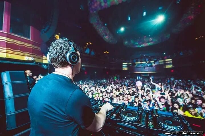 красивая девушка диджей. клубняк 2019. Club music обложка. человечек из asot. клубняк 2000.