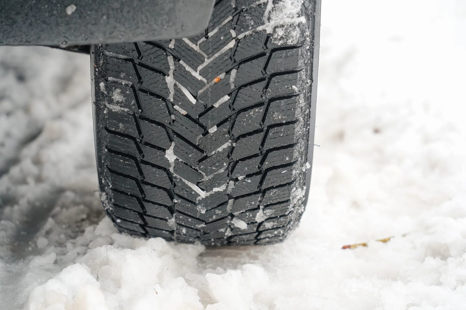 Michelin snow ice. Michelin x-ice snow зимняя. michelin ice нешипованные. michelin x-ice snow suv 285/60r18. зимняя резина мишлен не гипованая.