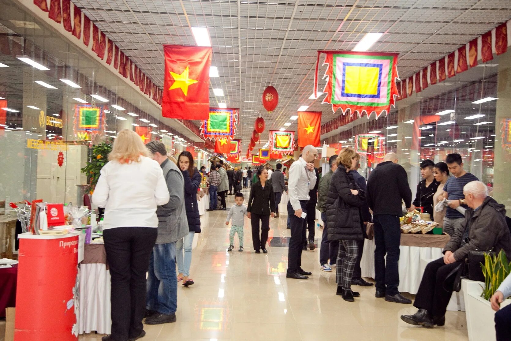 Тц ханой-москва. Ханой-москва торговый центр официальный сайт. Времена года фудкорт. Торговый центр ханой часы работы. Торговый центр ханой часы работы.
