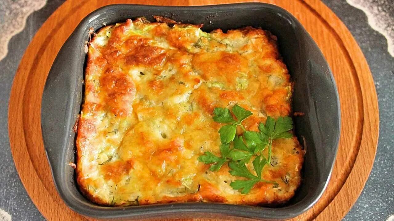 Запеканка кабачки цукини. Запеканка. Рецепт кабачковой запеканки с сыром. Запеканка из овощей и сыра. Запеканка из цукини в духовке.