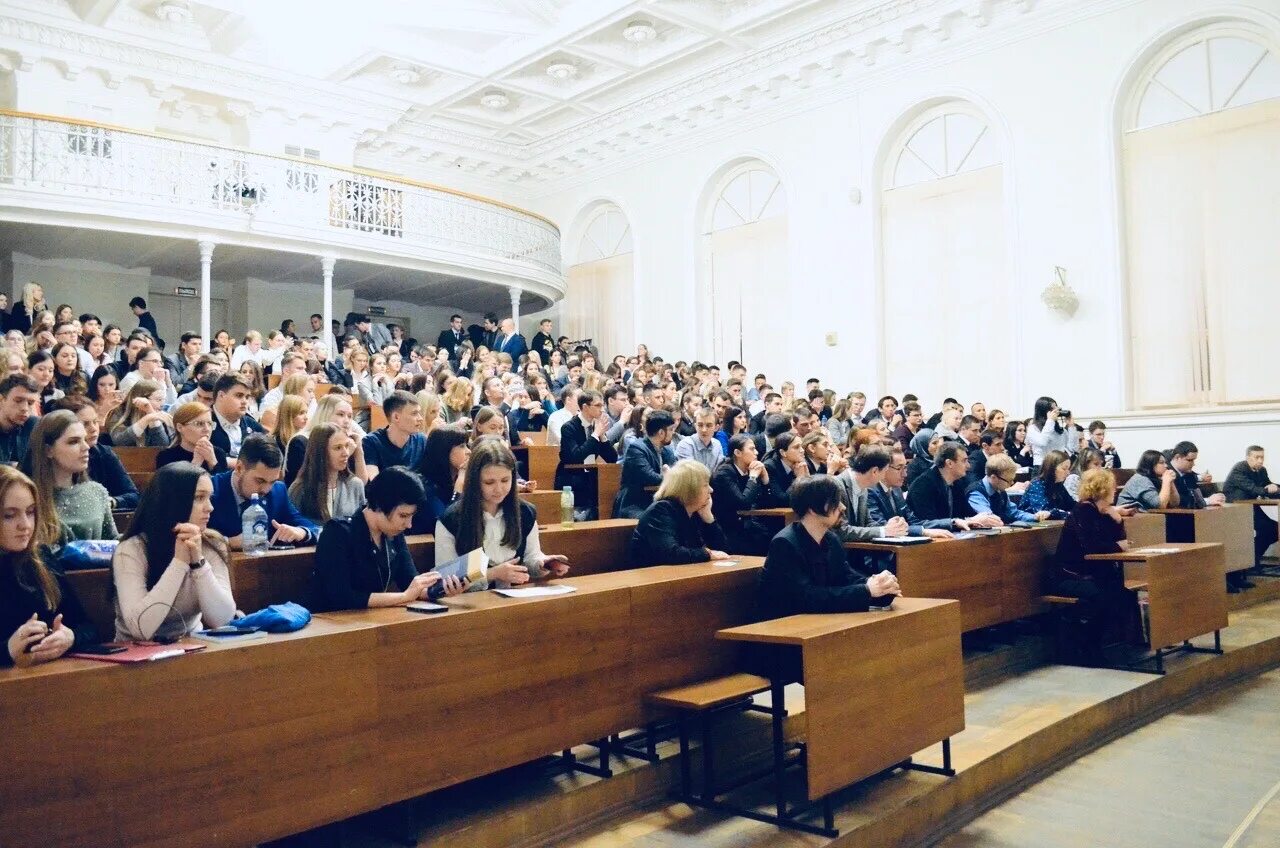 Факультеты в казани. Кфу казань. Казанский химический институт им бутлерова. Вуз кфу в казани. Приволжский федеральный университет казань внутри.