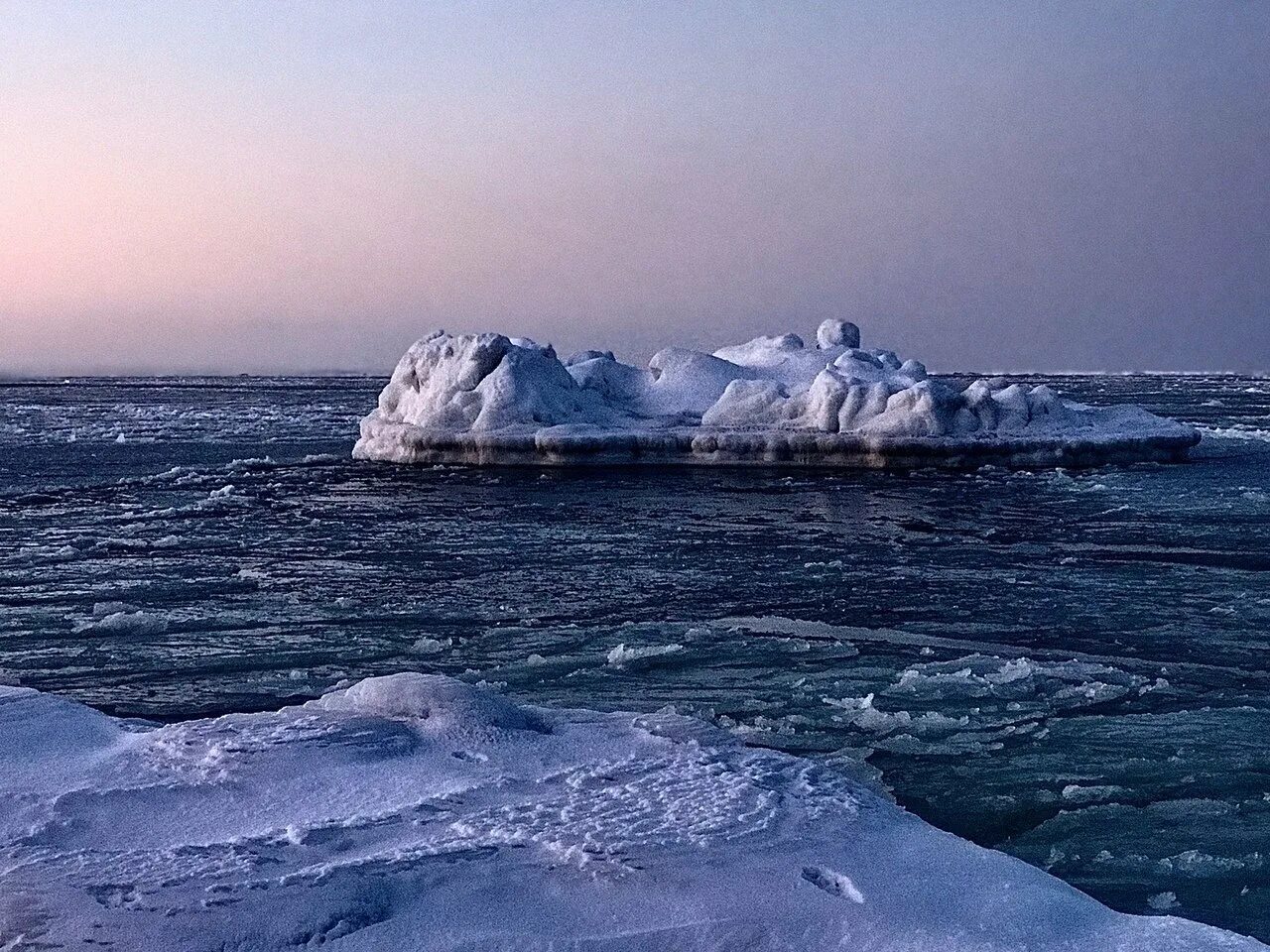 Баренцево море и Карское море. Остров Северный Карское море. Карское море и северно Ледовитый океан. Ямал Карское море. Ветра ледовитого океана