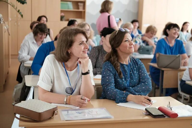 с кем сейчас живет учитель. алексей учитель с женой и пересильд. жена алексея учителя кира саксаганская. учитель биологии школа 4 видное. с кем сейчас живет учитель.