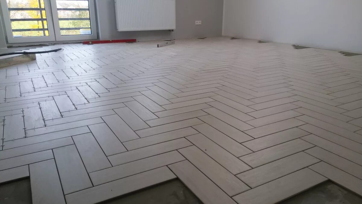 Полимерный пол на кухне. Плиточник. Настил фанеры на пол. Ламинат двухцветный. 10 полов.