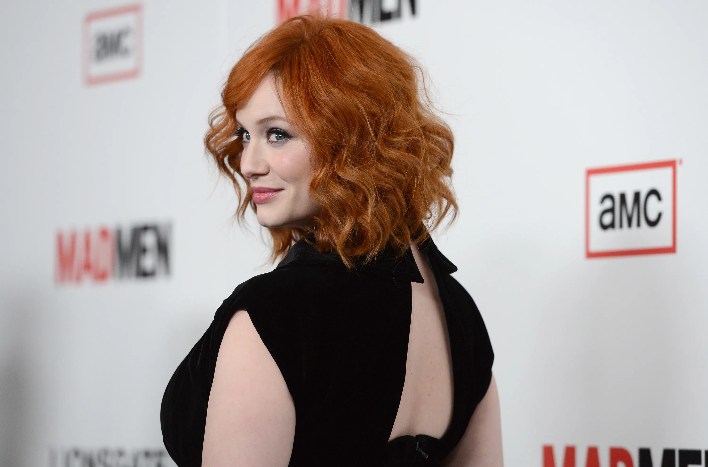 Christina hendricks рыжая. кристина хендрикс рыжая. кристина хендрикс в красном платье. артистка алина коваленко. кристина хендрикс.