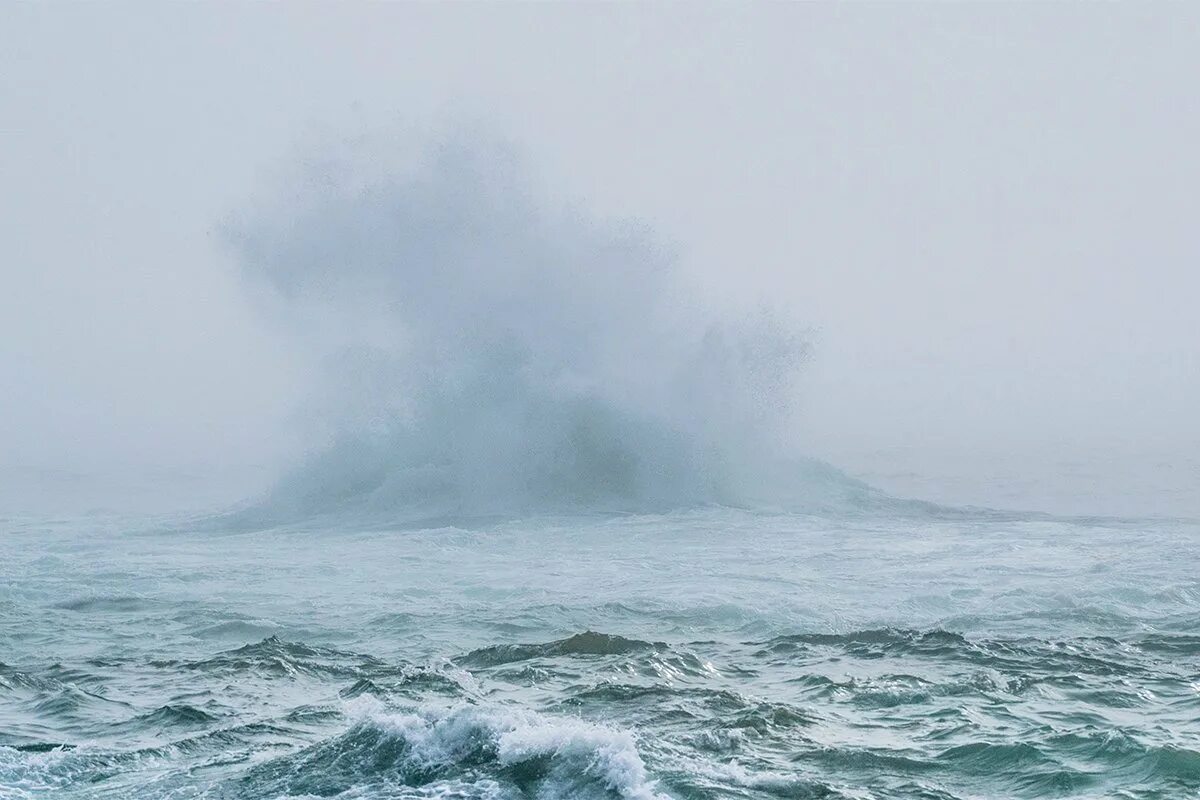 Океаны туманы я буду. Море в тумане. Морской туман. Туман над океаном. Туман в океане.