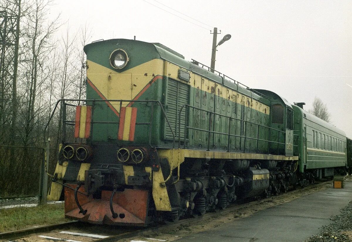 Найти тепловоз. Тэм5 тепловоз. маневровый локомотив тэм5. тепловоз тэм. тэм10 тепловоз.