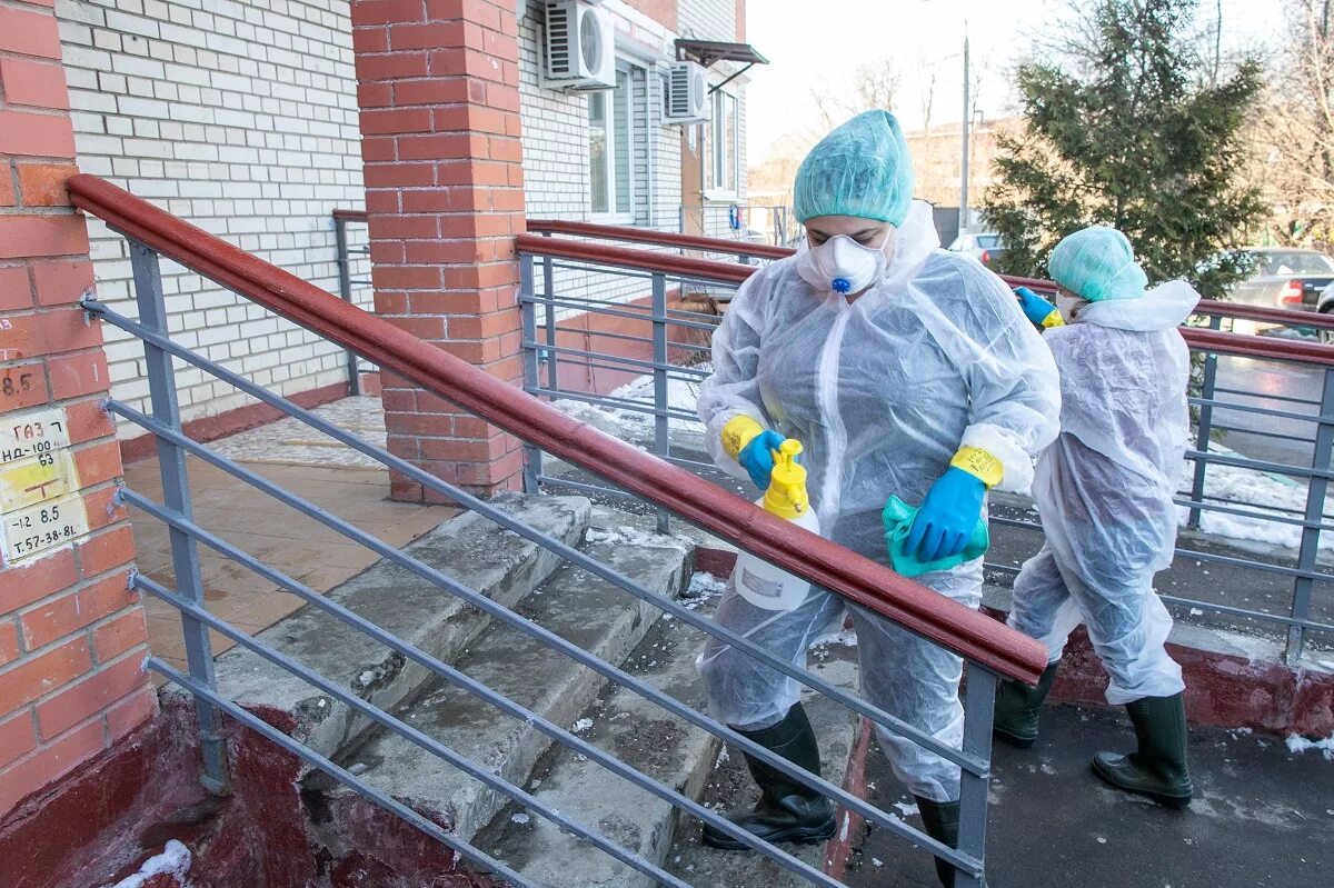 Дезинфекция серпухов. Визитки по дезинсекции. Дезинфекция подъездов. Отдел дезинфекции серпухов. Дезинфектор от тараканов.