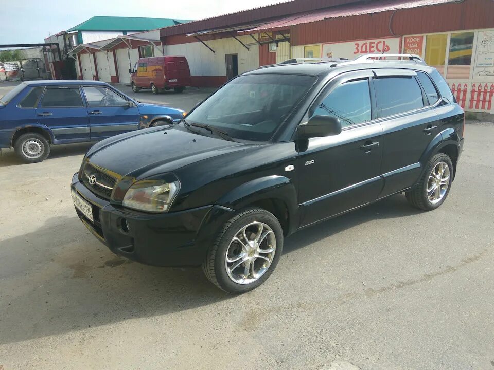 Хендай туссан 1 поколения купить. Хендай Туксон 1 поколения. Tucson 2008 r 19. Hyundai Tucson 1 поколение 19 диски. Hyundai Tucson 2008.