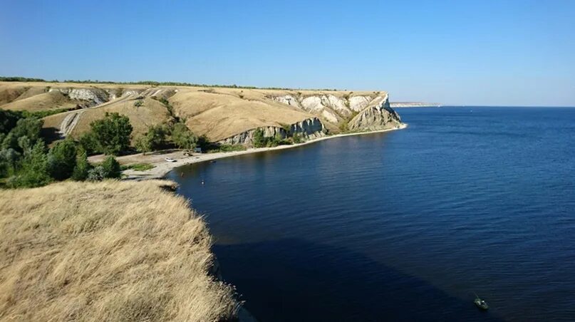 Ключи красноармейская. Село Меловое Утес Степана Разина. Меловое Красноармейский район. Село Меловое Красноармейский район. Село Меловое Саратовская область.