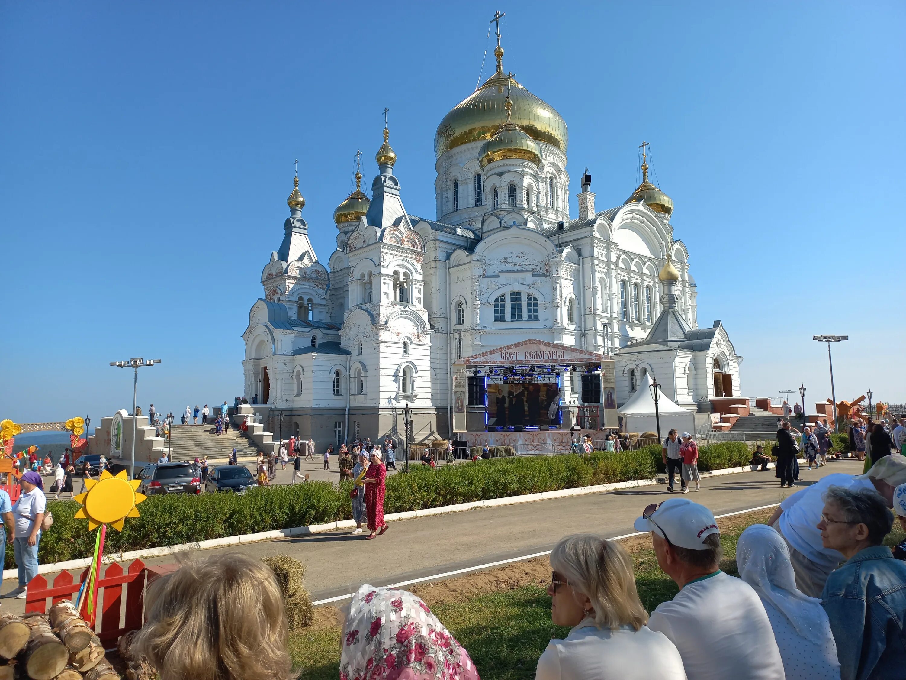 Белогорье монастырь. Храм белогорье в пермском крае. Фестиваль православная русь пермь. Свет белогорья. Белогорье кунгур.