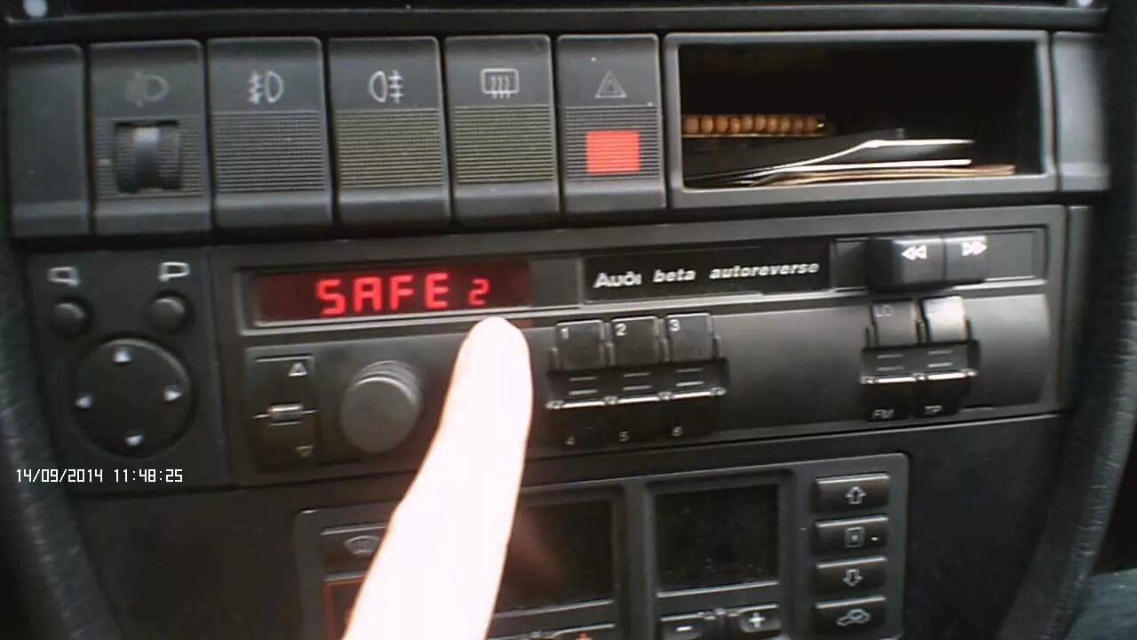 Как снять магнитолу ауди а6 с4 Как снятьштатная магнитола Audi A6 (C5), 2,4 л, 1998 года автозвук DRIVE2