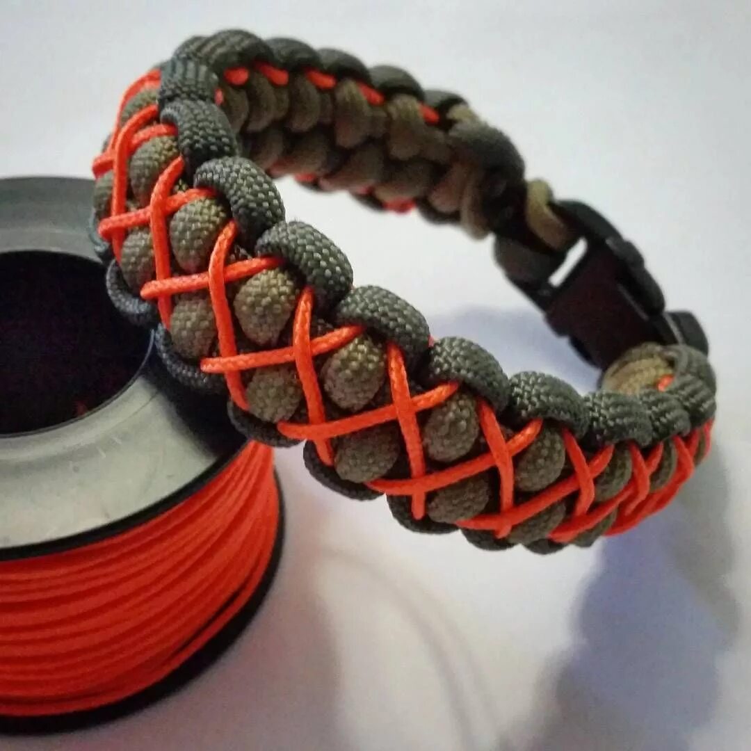 Браслеты Paracord. Браслет Кобра из паракорда. Браслет Трилобит + Кобра из паракорда. Браслеты из паракорда мужские.