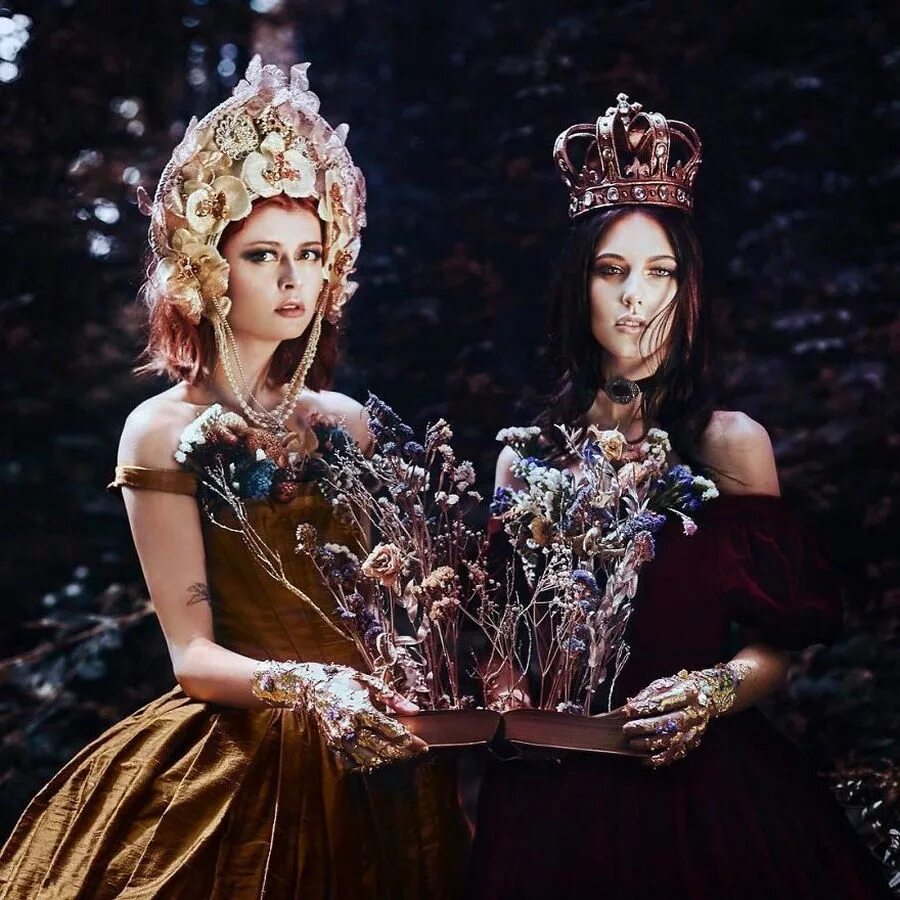 сказочные героини. шарль перро золушка на балу. женщина в короне. добрые иллюстрации инны кузубовой. добрые иллюстрации инны кузубовой.