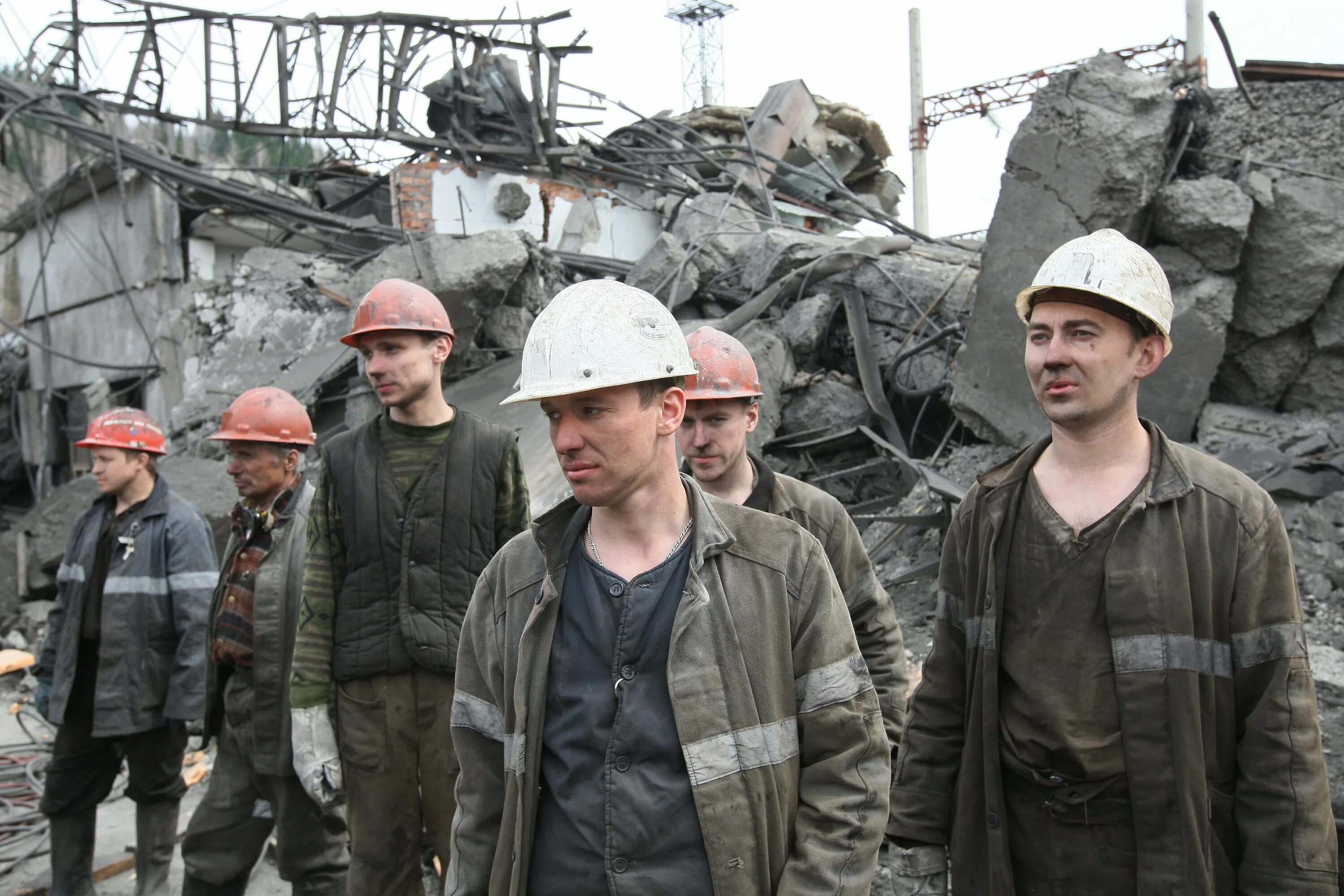 Шахтер профессия. Список горняков. Список горняков. Шахта распадская междуреченск. Забастовки шахтёров в лнр.