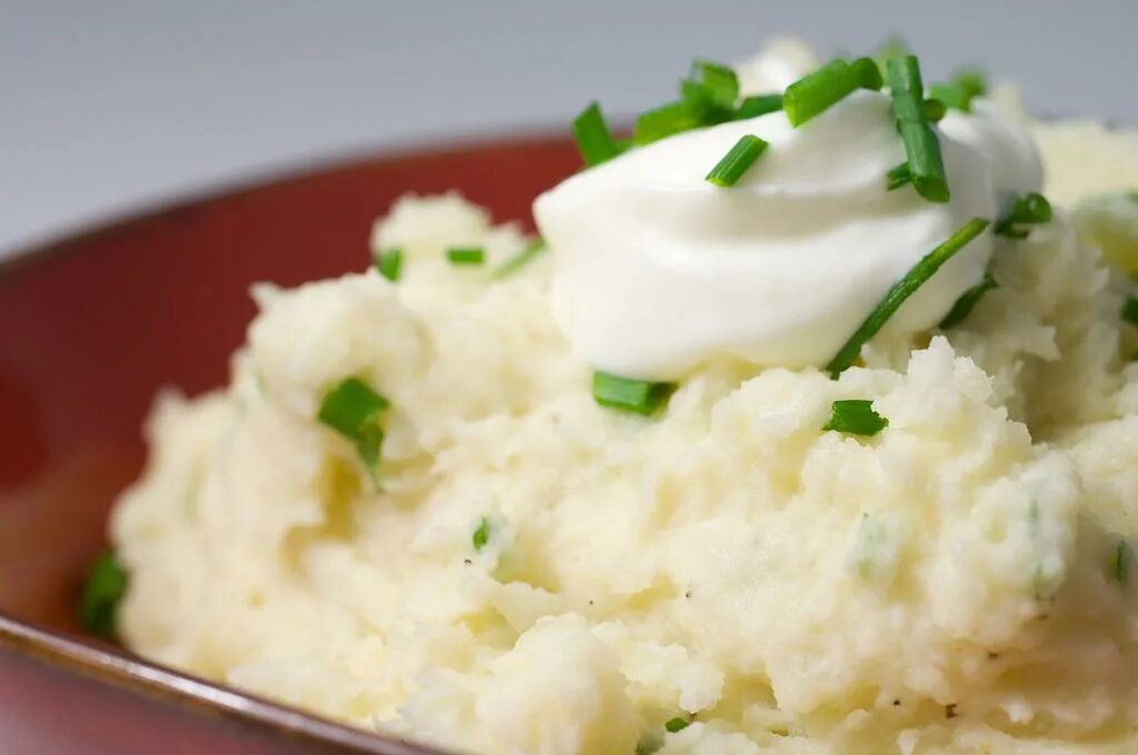 Картофель пюре с плавленным сыром. Картофельное пюре. пюре с зеленью. картофельное пюре с творогом. картофельное пюре с зеленью.