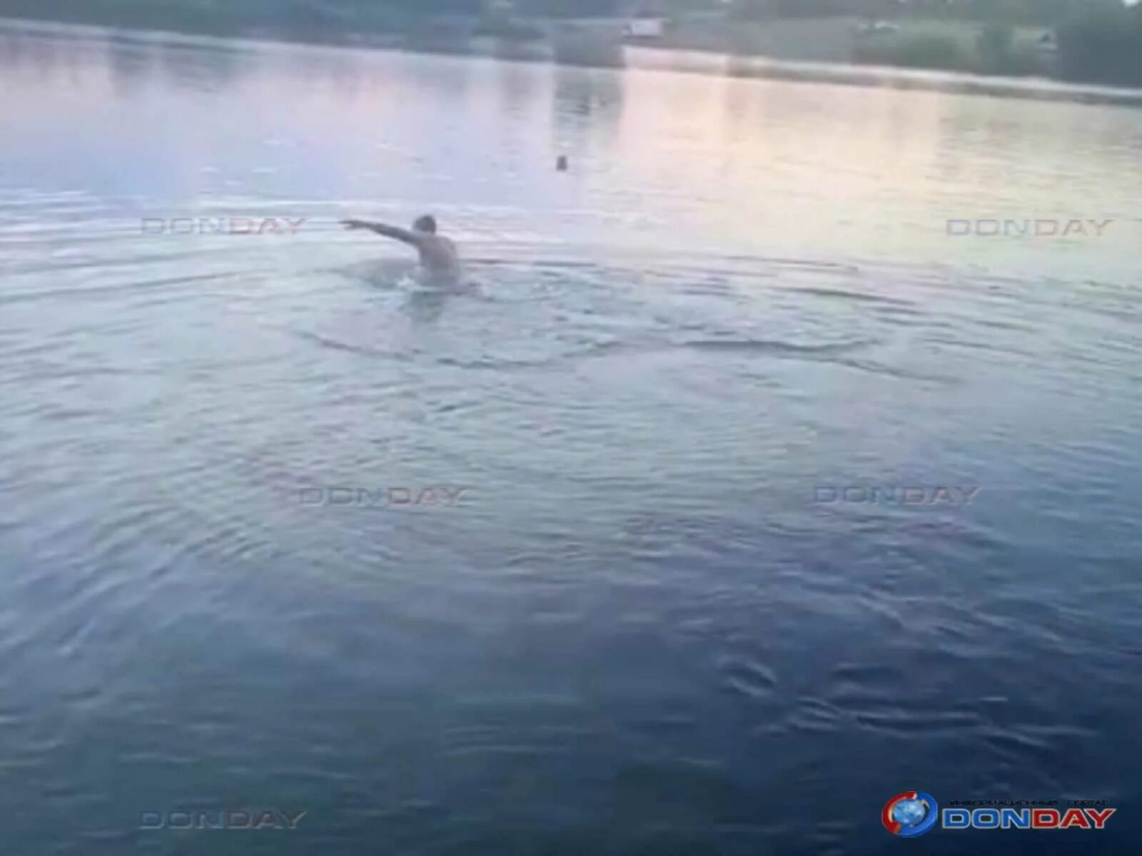 Девушка прыгнула в воду. Шахты водоемы. Утонул на дону