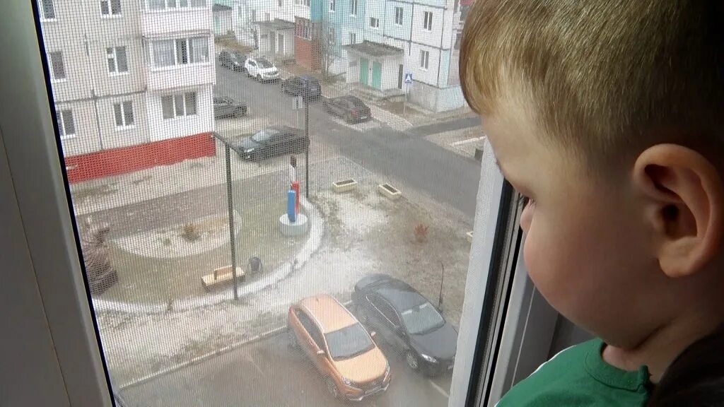 Два мальчика выпали. Два мальчика выпали