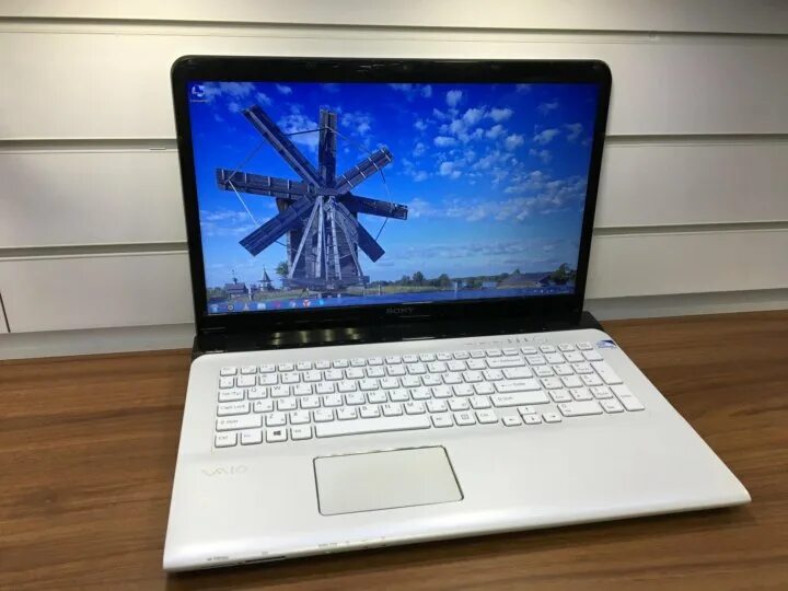 Sony vaio ноутбук 17 дюймов. Sony vaio sve171e13v. Ноутбук sony vaio sve151d11v. Sony sve151j11v. Sony vaio sve-1711.