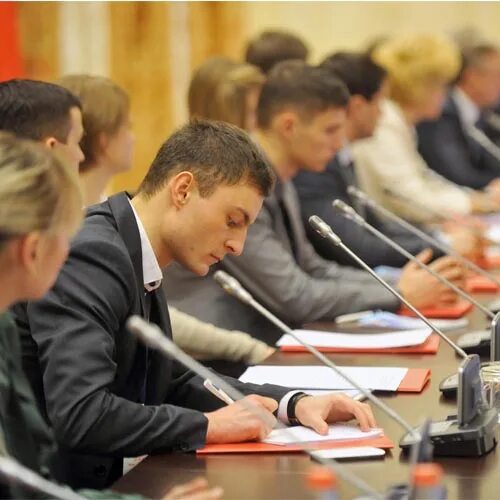 сотрудничество с молодежной политикой города. минпромторг тверь молодежное правительство. молодежный совет салехард. программа молодежного правительства. правительство иркутска.