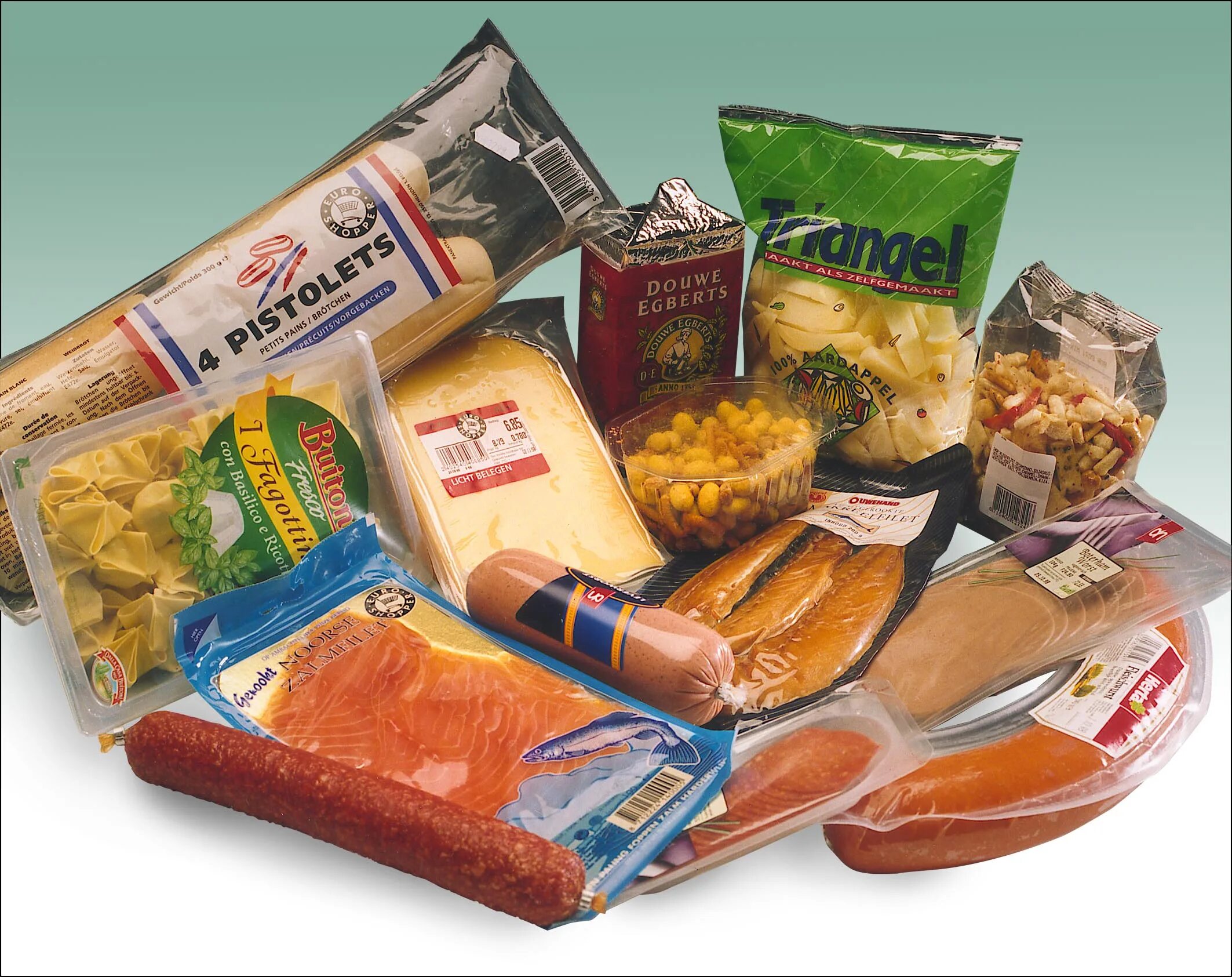 Фото продукции. Пищевая упаковка. Продукты в упаковке. Упаковка для пищевой продукции. Продукты питания в упаковке.