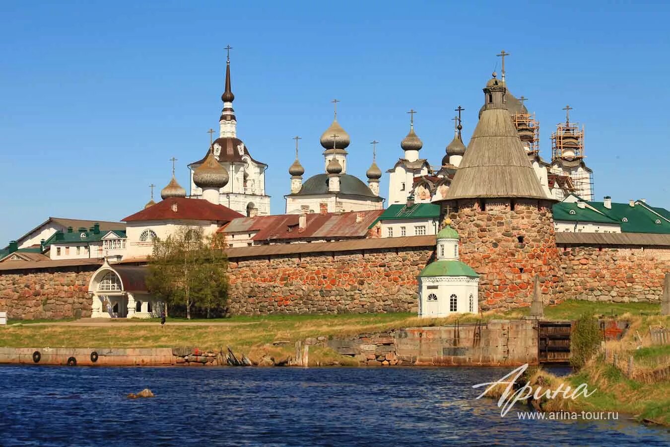 Соловецкие острова экскурсии. Соловецкий монастырь Кемь. Кижи Соловецкие острова. Валаам Кижи Соловки экскурсии.