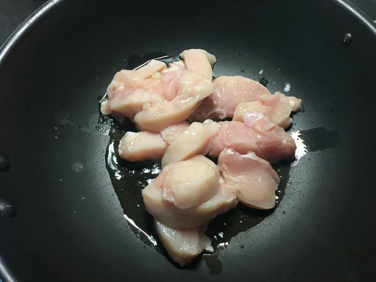Филе курицы со сливками на сковороде. Филе курицы со сливками на сковороде