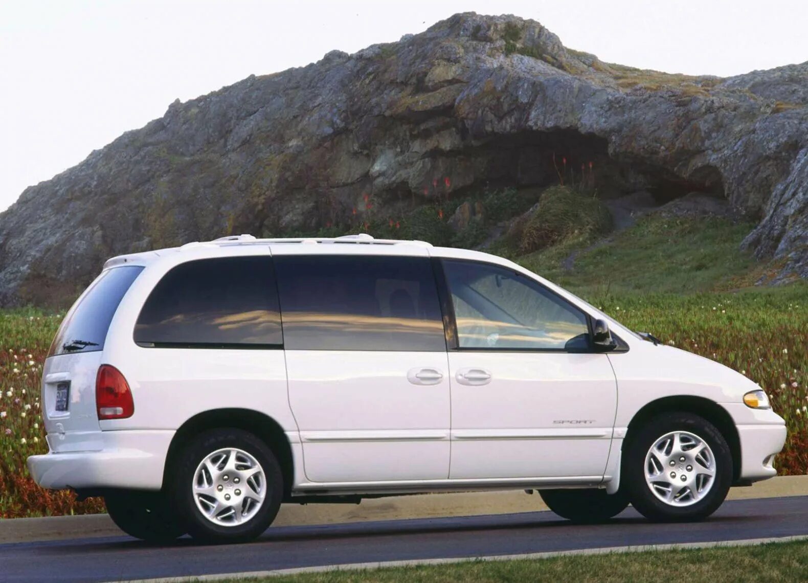 Dodge Caravan 3. Dodge Caravan III 1995 – 2000. Dodge Caravan 3.3. Dodge Caravan 1996.