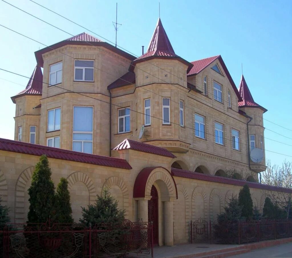 Дом в махачкале. Частный дом в махачкале. Дома в городе махачкала. Частный дом в махачкале. Частный дом в махачкале.