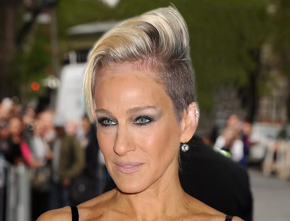 сиенна миллер стрижка каре. пэрис хилтон с короткой стрижкой. стрижки для длинного носа. кейт бланшетт с челкой. стрижки для женщин с длинным носом.