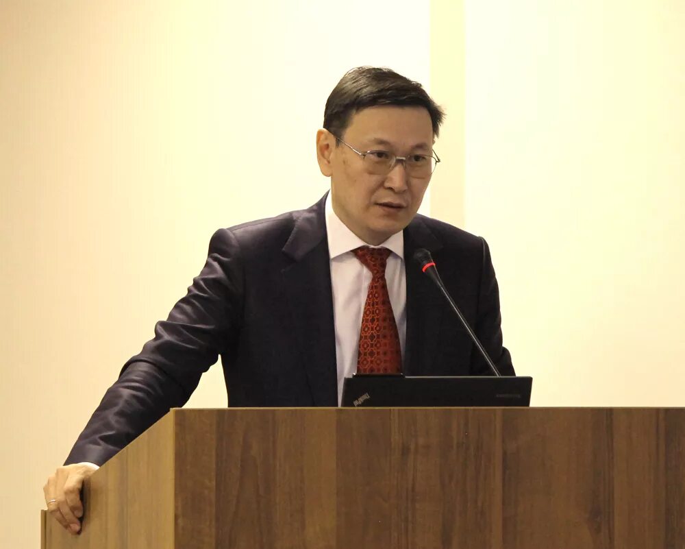 Министр образования рс я. Министр образования рс я. Любимова ирина павловна министр. Министр образования якутии 2022. Михаил сивцев якутск.