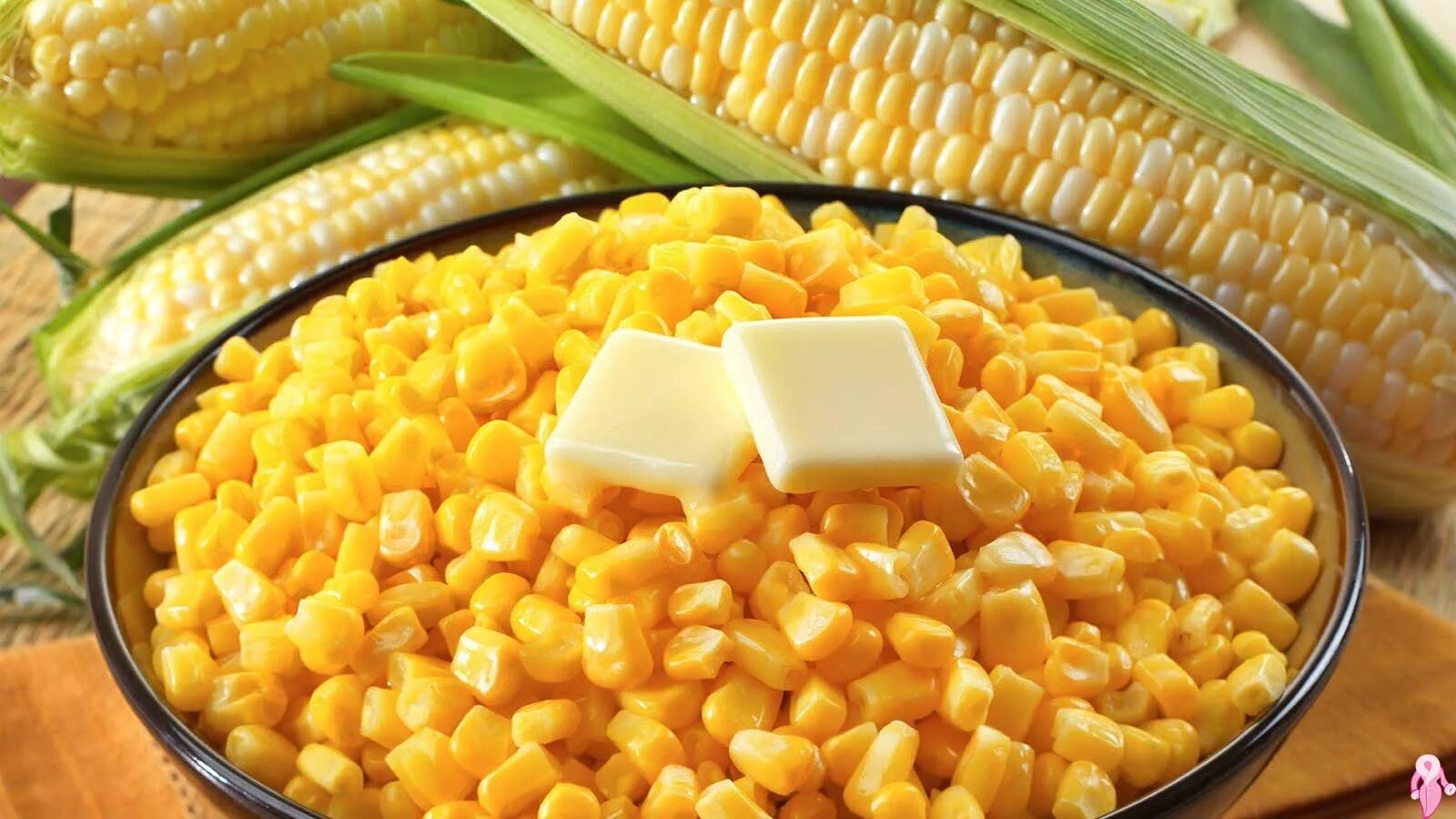 кукуруза в початках отварная. кукуруза с ножками. кукурузные початки приготовленные. кукурузная крупа при хроническом гастрите. можно есть кукурузу на ночь.