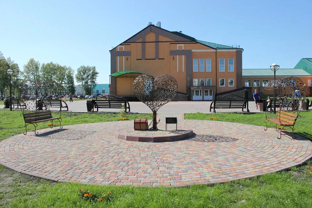 г тайга кемеровская область. дворец культуры тайга. поселок тайга кемеровская область. поселок тайга кемеровская область. памятники города тайга кемеровской области.