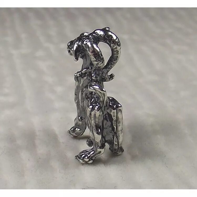 Хромированные статуэтки для интерьера. Серебряные символы года. Серебряный сувенир "бык". Chinelli статуэтки. Серебряные символы года.