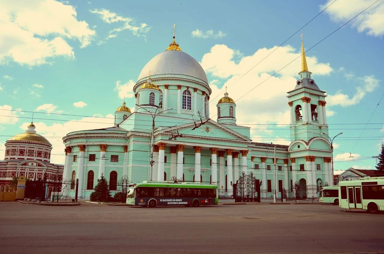 Город ниже курска. Город Курск. Курск центр города. Михайловский храм Курск. Городской округ Курск д.